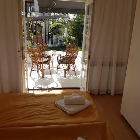 Bianco Apartment